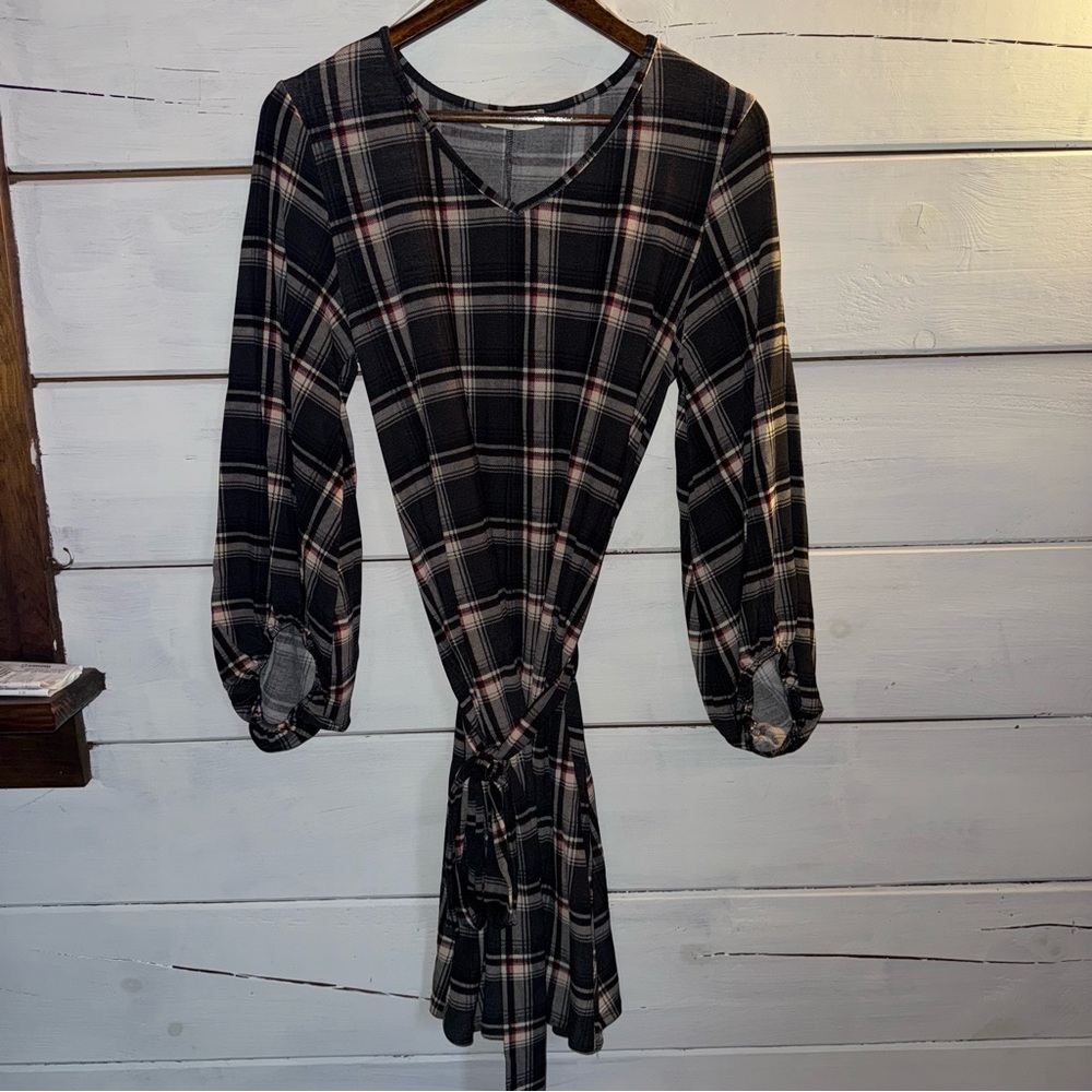 Classy chic plaid dress with belt New without tags Jade by Jane